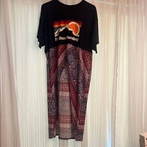 Black and Red Graphic Maxi Dress